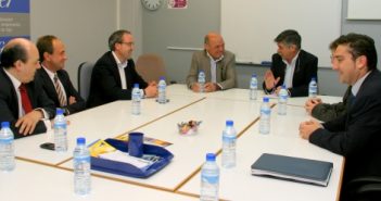 Ángel Varea se reúne con varios miembros del sector hotelero riojano